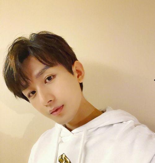 成毅袁冰妍最新爆料韩国,韩国之旅幕后花絮大揭秘